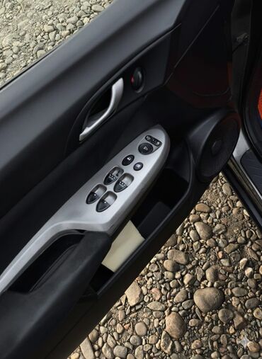 Honda: Honda Civic: 2008 г., 1.8 л, Робот, Бензин, Хэтчбэк — 5