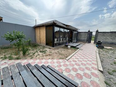 дом в аренду иссык куль: Времянка, 44 м², 2 комнаты, Собственник, Дизайнерский ремонт
