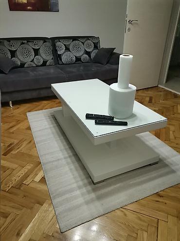 antiques: Moderan klub sto – bela boja, staklena gornja ploča inace je od — 2