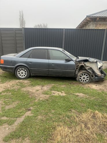 продаю авто в аварийном состоянии: Audi S4: 1993 г., 2.3 л, Механика, Бензин, Седан