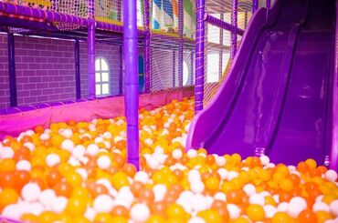 вешалка для брюк и рубашек напольная: Şekilde gördüyünüz zoom satılır 120 m² sahesi var, 3 mertebedi