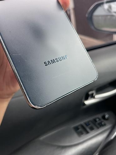 Samsung: Samsung Galaxy S22 — 3