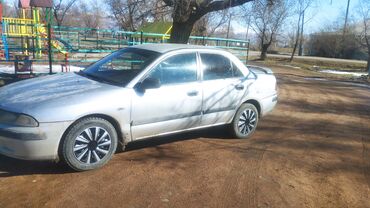 Mitsubishi: Mitsubishi Carisma: 2000 г., 1.6 л, Механика, Бензин, Седан