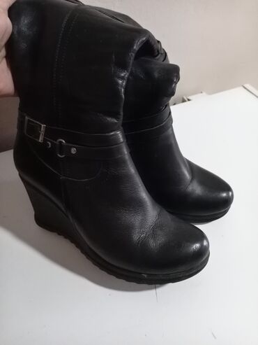 new yorker srbija cizme: High boots, 37