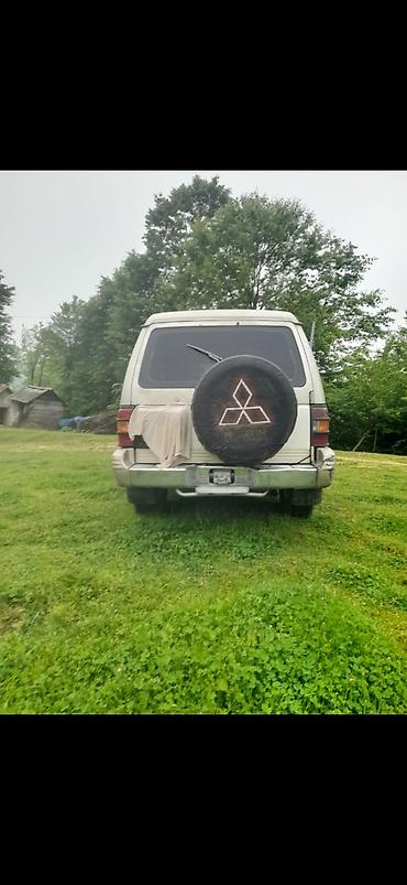 16 tekerler: Mitsubishi Pajero: 2.5 l | 1993 il 25 km Ofrouder/SUV — 1
