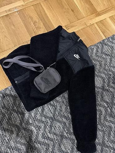 lil solid 2.0 kde kúpiť: Nike sherpa jakna + mala crossbody torbica - Jakna: crna sherpa/flis — 1