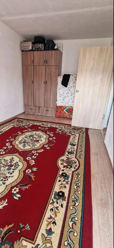 токмок дом: 55 м², 3 комнаты, Парковка, Забор, огорожен