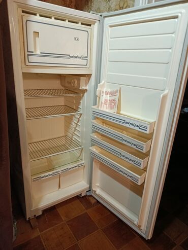 soyuducular lg: Çinar Soyuducu, tək qapılı, yuxarıda dondurucu bölmə ilə at lalafo.az soyuducular lg: Çinar Soyuducu, tək qapılı, yuxarıda dondurucu bölmə ilə