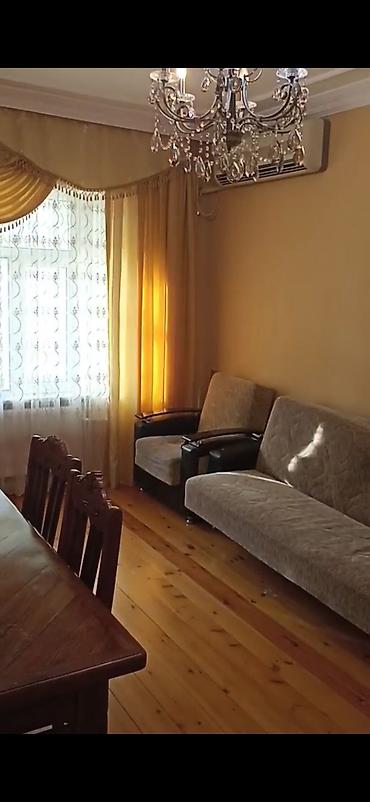 bakixanovda: Kirayə mənzil – Bakıxanovda, 9 mərtəbəli binanın 5-ci mərtəbəsi. 3 — 2
