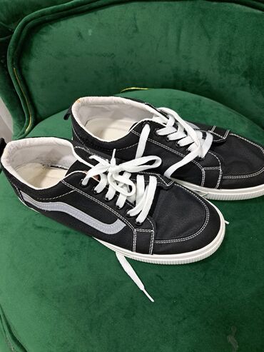 Кроссовки и спортивная обувь: Lc Waikiki, Размер: 44, цвет - Черный, Б/у