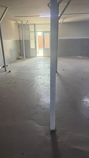 сдается салон: 240 м², High ceilings, Другой тип здания — 4