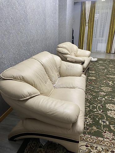 Прямые диваны: Прямой диван, Б/у — 9