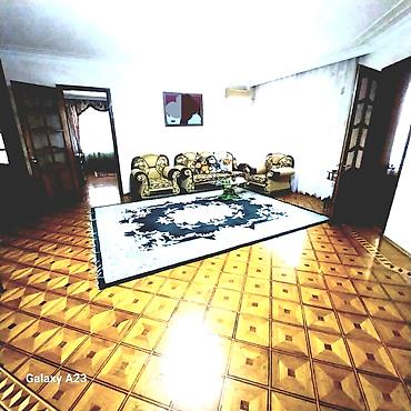 Həyət evləri və villaların satışı: 6-cı mikrorayon 6 otaqlı, 300 kv. m, Orta təmir — 8