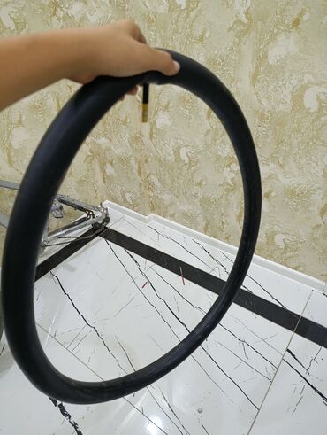 Velosiped ehtiyyat hissələri: Velosiped üçün ehtiyat hissələri və alətlər dəsti Tərkib: - — 5