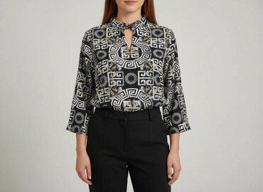 bluzki w serek plus size: Жіноча блуза, розмір M