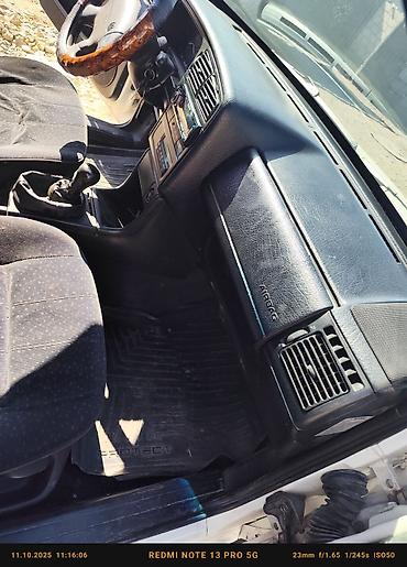 Volkswagen: Volkswagen Passat: 1994 г., Седан — 9