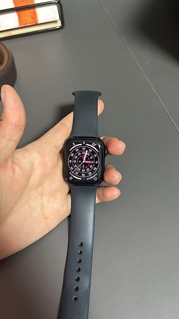 Apple Watch: Apple Watch Series 9, и 41 мм. В комплекте: спортивный силиконовый — 3