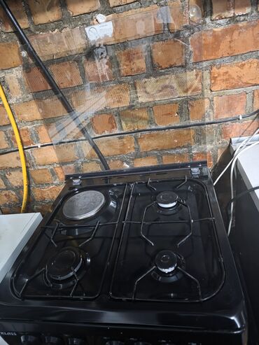 Кастрюли: Газовая плита Klass. 3 комфорки газовые и одна электрическая. духовка — 2