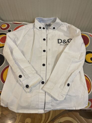 Köynəklər: Rubashkalar,ag ve mavi, next ve dolce,3-5 yasha,heresi 10 m.Dolce — 5