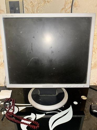 iphona 14: Samsung SyncMaster 740N LCD monitor - Ekran: 17 düym, kvadrat (5:4) — 1