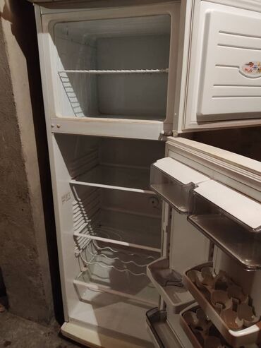 морозилка in Кыргызстан | ХОЛОДИЛЬНИКИ: Б/у Двухкамерный цвет - Белый холодильник Atlant
