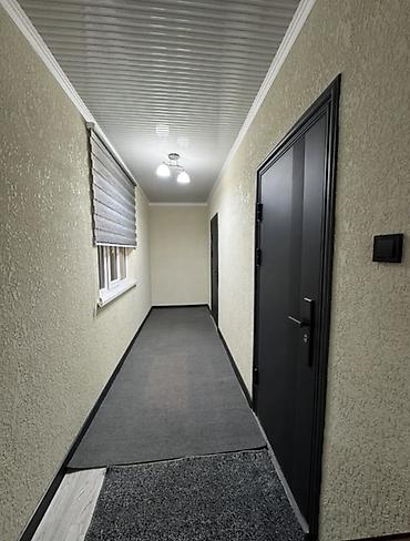 Долгосрочная аренда комнат: Сдаётся комната-студия прямоугольной планировки. Цена 23000 тысячи — 4