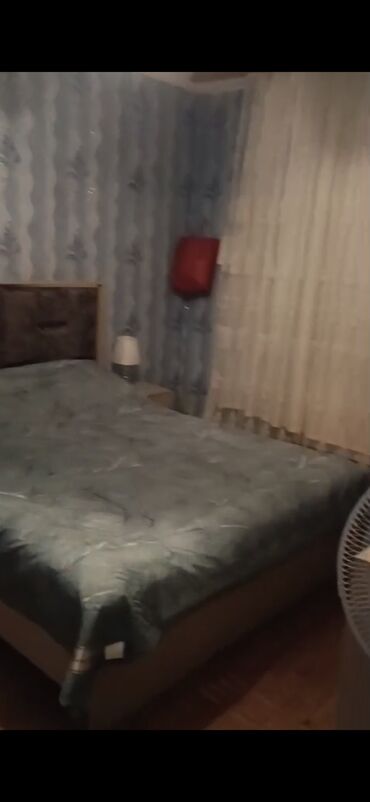 Uzunmüddətli kirayə evlər: Saray postunu keçəndən 200 m Bakıya tərəf, içəri yoldan 400 m məsafədə — 18