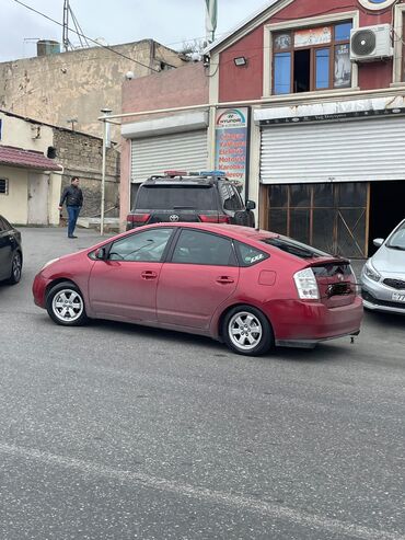 toyota maşınları: Toyota Prius: 1.6 l | 2007 il Sedan