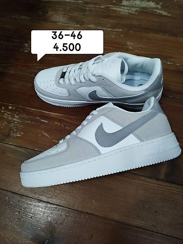 Patike: Nike patike brojevi i cena ispisana na slikama — 4