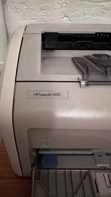 Принтеры: Продается рабочий чёрно-белый лазерный принтер