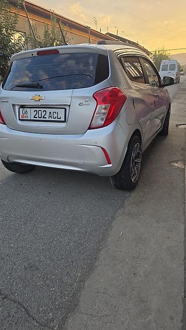 аренда hyundai porter ош: Chevrolet Spark: 2017 г., 1.1 л, Автомат, Бензин, Седан — 2