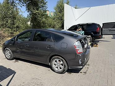 тойота приус 2010: Toyota Prius: 2008 г., Гибрид, Хэтчбэк — 3