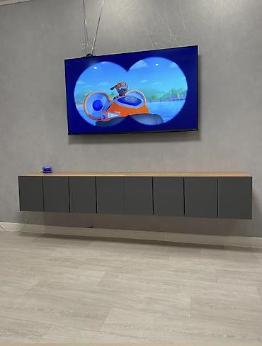 silver kitchen: Тумба и подставка для телевизора, Б/у, Подвесная, ЛДСП, Самовывоз, цвет - Серый — 1