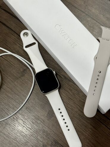 Apple Watch: Продаю Apple Watch Series 8 45mm (Starlight, алюминий), умные часы