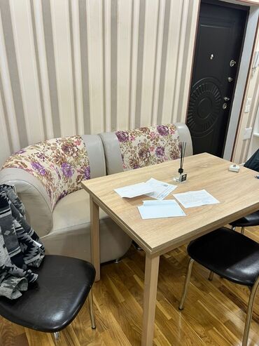 где можно купить барные стулья: Divan masa ve 3 stul satilir📍130azn✅Unvan H.Aslanov 5227 Ayln💥