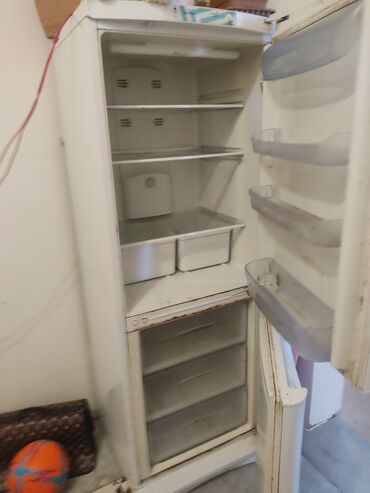 soyuducuya qaz vurulmasi: Б/у 2 двери Indesit Холодильник Продажа, цвет - Белый, С диспенсером