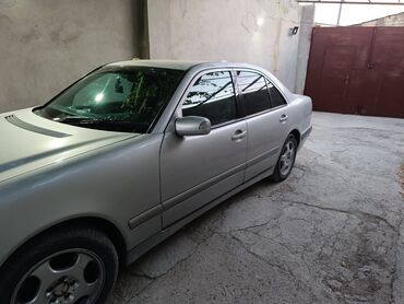 kredit maşın: Mercedes-Benz 220: 2.2 l | 2000 il Sedan