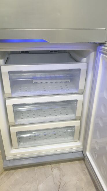 ремонт холодильника: İşlənmiş Soyuducu Samsung, No frost, İki kameralı, rəng - Boz
