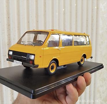 1 43 modelka: RAF Latvija 2203 tipli Hachette 1:43 - Korpus: bərk die-cast metal və — 1