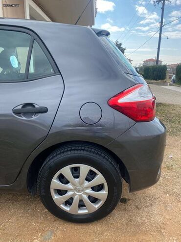 Toyota: Toyota Auris: 1.3 l. | 2010 έ. Χάτσμπακ — 16