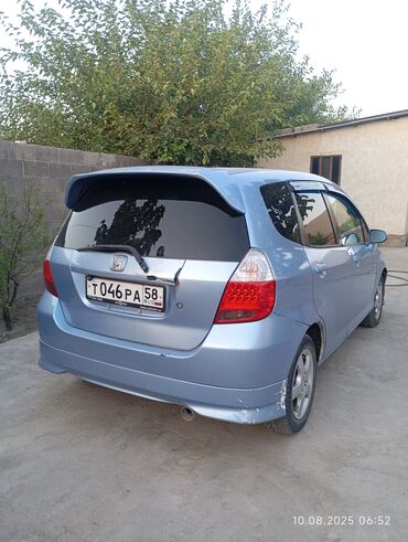 авто домик: Honda Fit: 2002 г., 1.3 л, Вариатор, Бензин, Хэтчбэк