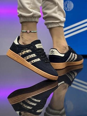 Adidas Spezial patike – crno/bež model sa gumiranim đonom veličina — 1
