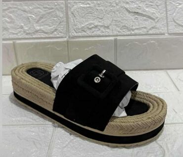 dsquared papuce: 36-41
2.700 din❤️