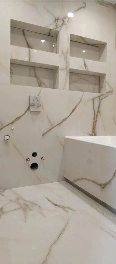 Укладка плитки: Услуги по облицовке ванных комнат и душевых плиткой/керамогранитом под — 17