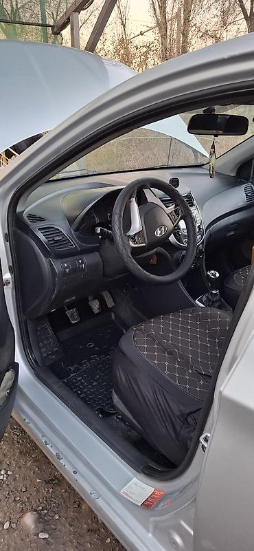 grand cherokee: Hyundai Accent: 2011 г., 1.6 л, Механика, Бензин, Седан — 7