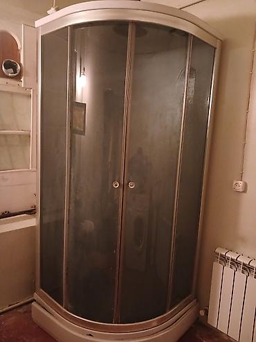 бак для воды в квартиру: Б/у Кабинка с закрытым верхом, Угловая, Платная доставка, Доставка в районы — 1