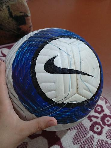 idman topları: Nike futbol topu - Rəng və dizayn: Ağ əsas rəng üzərində mavi-qara — 1