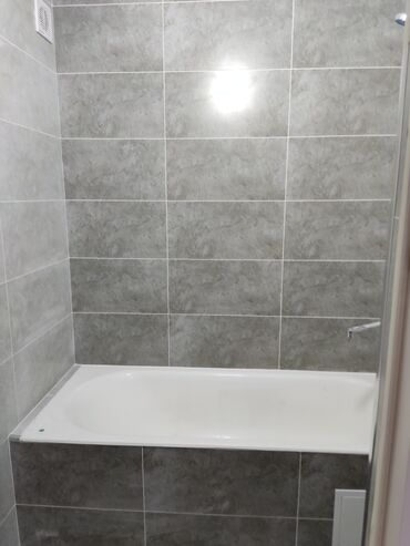 Укладка плитки: Укладка плитки в ванной | Керамическая плитка | Горизонтальная укладка 3-5 лет опыта — 16