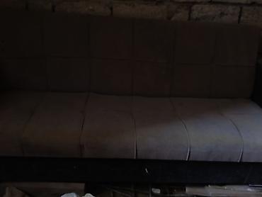 Mebel: üç nəfərlik divan - Dizayn: minimal və düz xətli, kvadrat