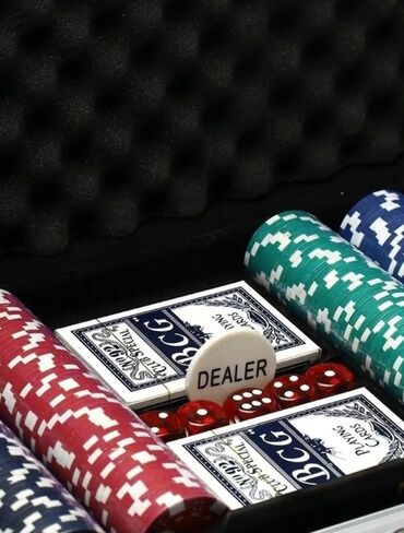 Настольные игры: Набор для покера в алюминиевом кейсе с ручкой. В комплект входят фишки — 3